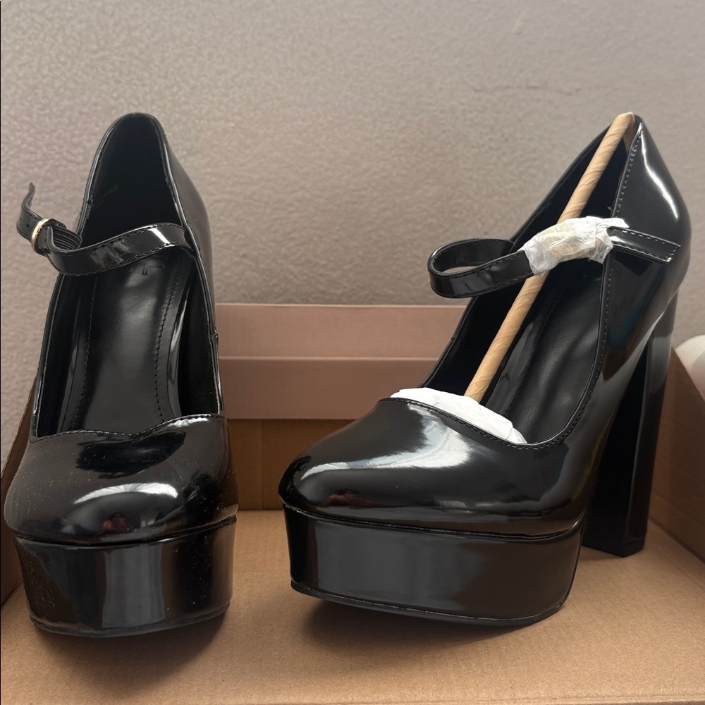 JustFab Mary Jane Black Platform Heels